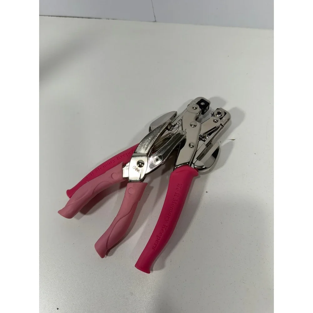 We R Memory Keepers Crop-A-Dile Eyelet Setter and Hole Punch Tool Set Pink